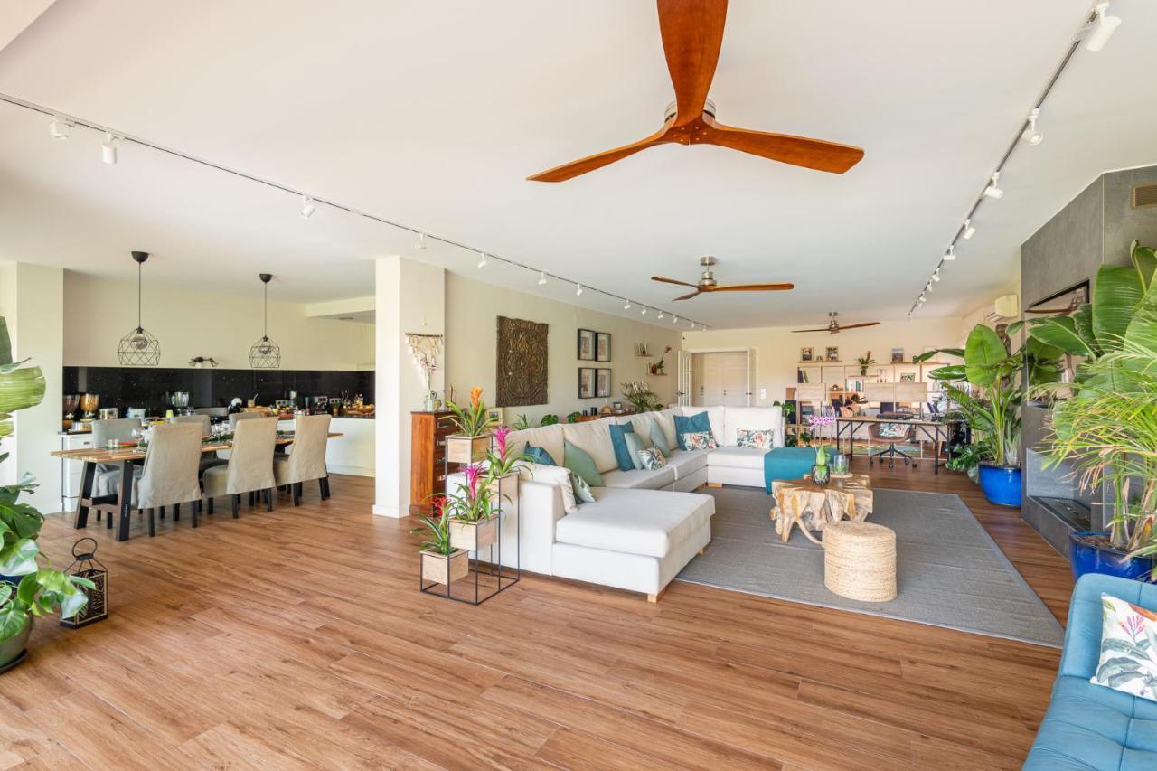 Villa Barcelona's Tropical Oasis Sant Just Desvern