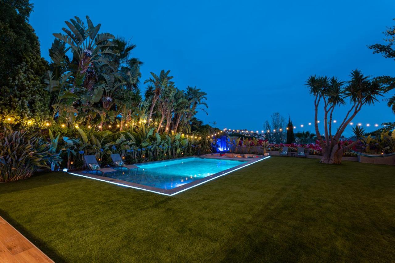 Villa Barcelona's Tropical Oasis *