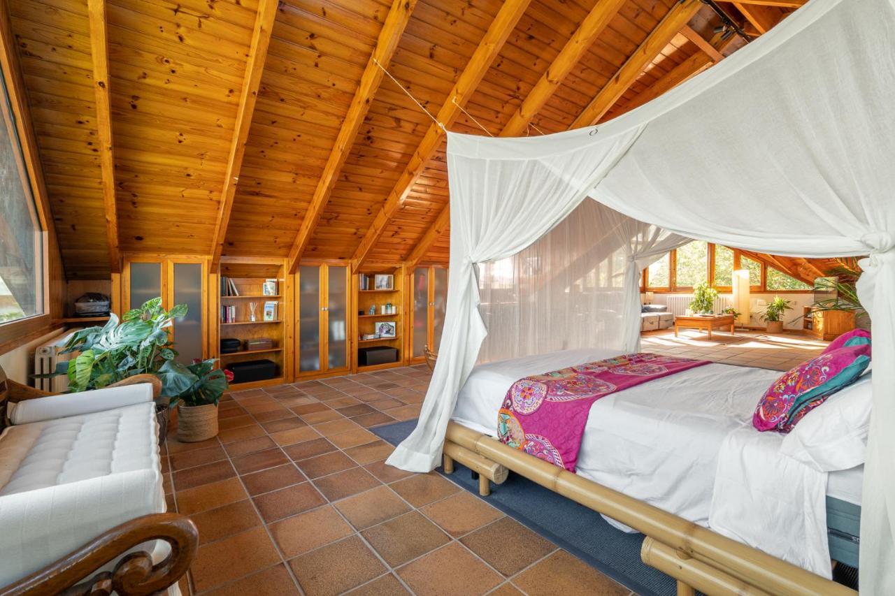 Villa Barcelona's Tropical Oasis Sant Just Desvern