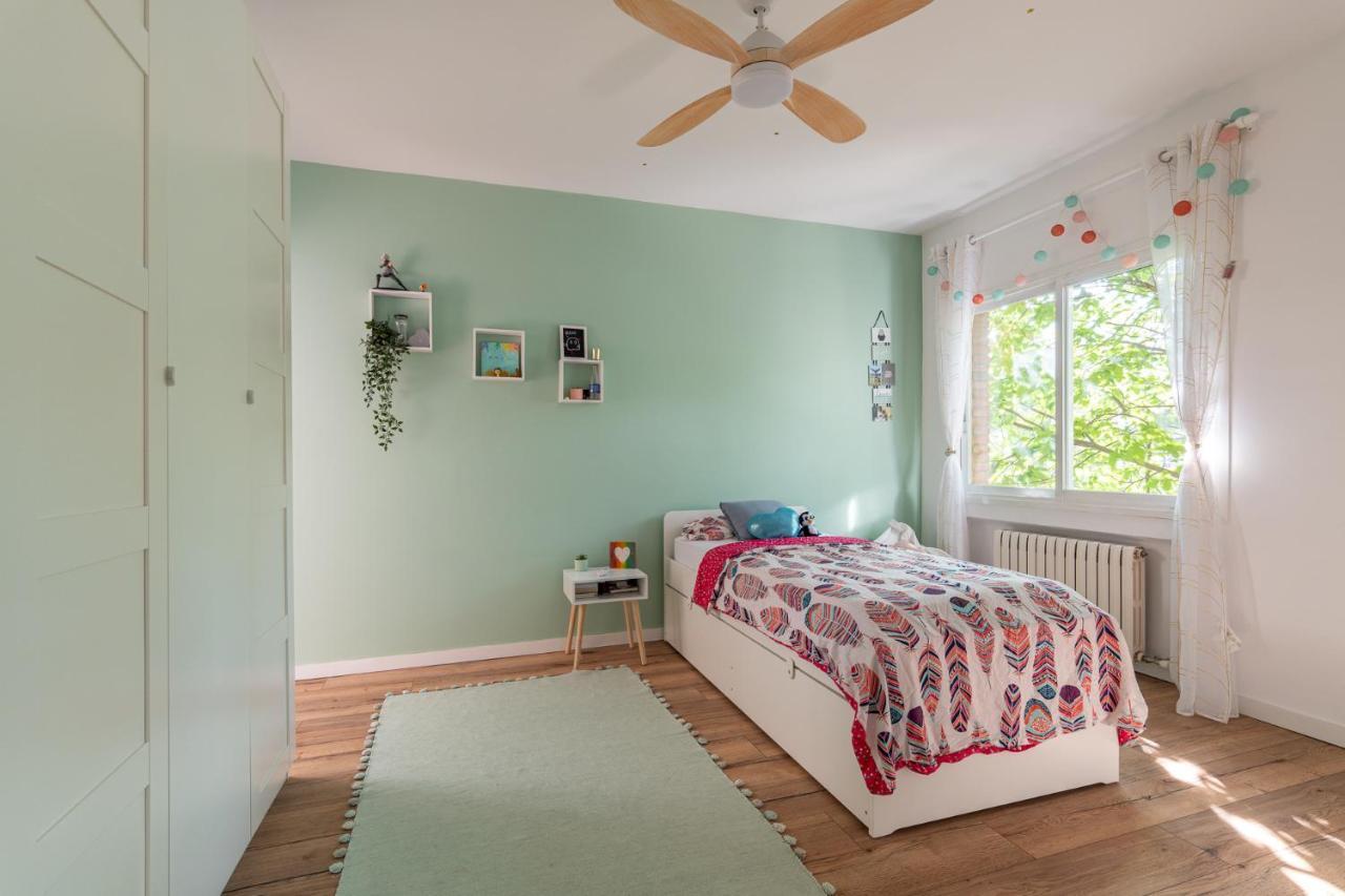 Barcelona's Tropical Oasis Villa Sant Just Desvern